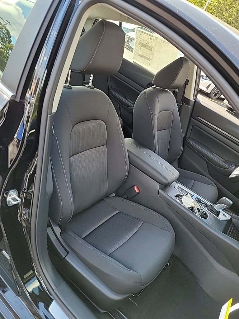 Used 2025 Nissan Altima 2.5 SV w/ SV Special Edition Package AWD/4WD image 24