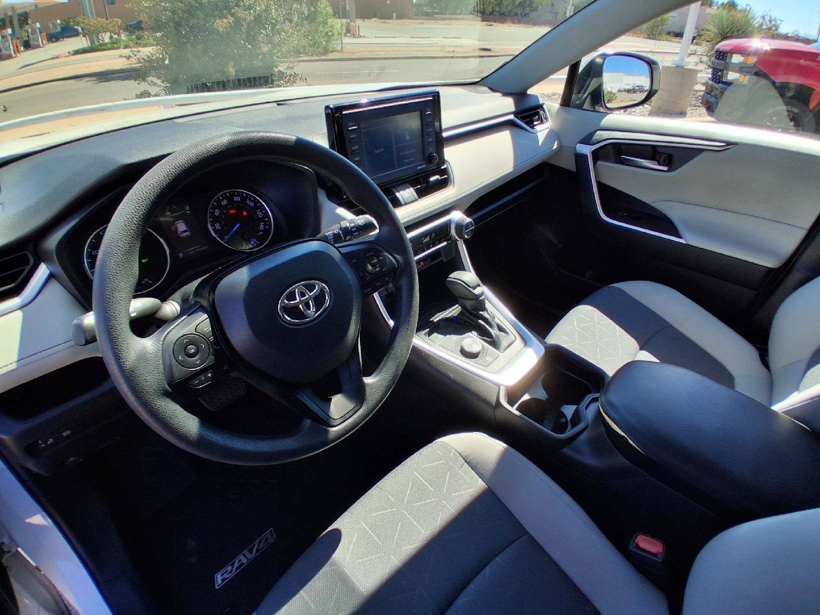 Used 2021 Toyota RAV4 XLE w/ Convenience Package AWD/4WD image 15