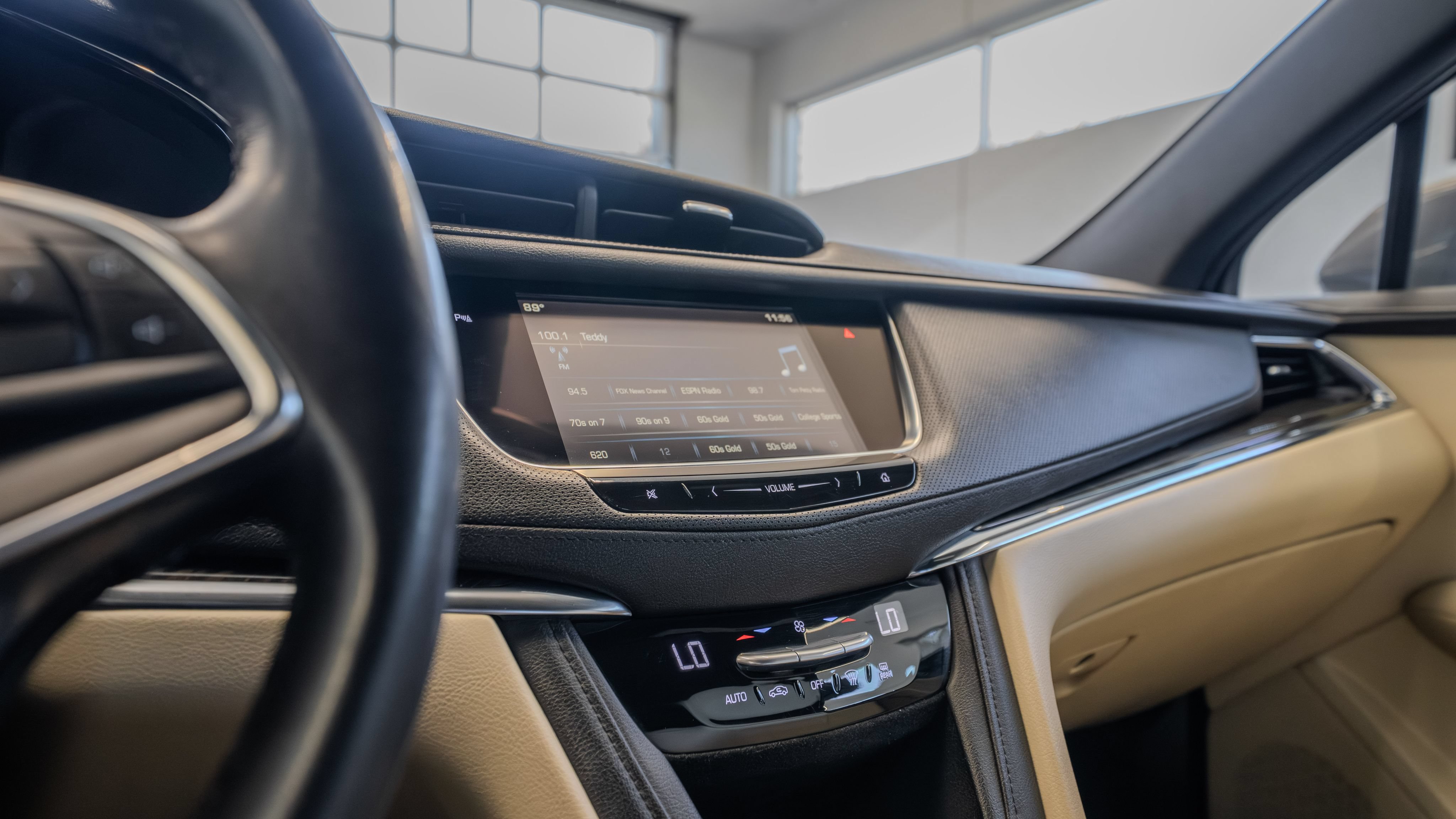 Used 2018 Cadillac XT5 FWD w/ LPO, Wheel Lock Package image 34