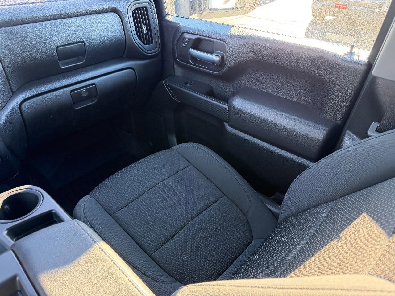 Used 2021 Chevrolet Silverado 2500 Custom w/ Custom Value Package image 18