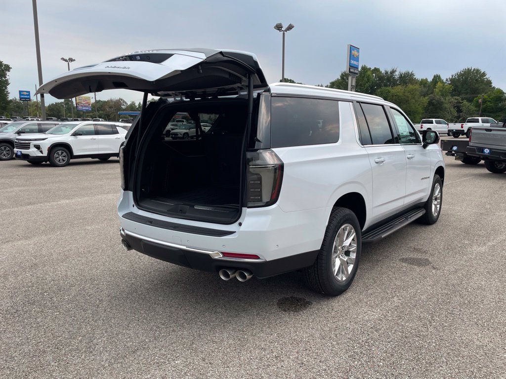 New 2026 Chevrolet Suburban Premier AWD/4WD image 43