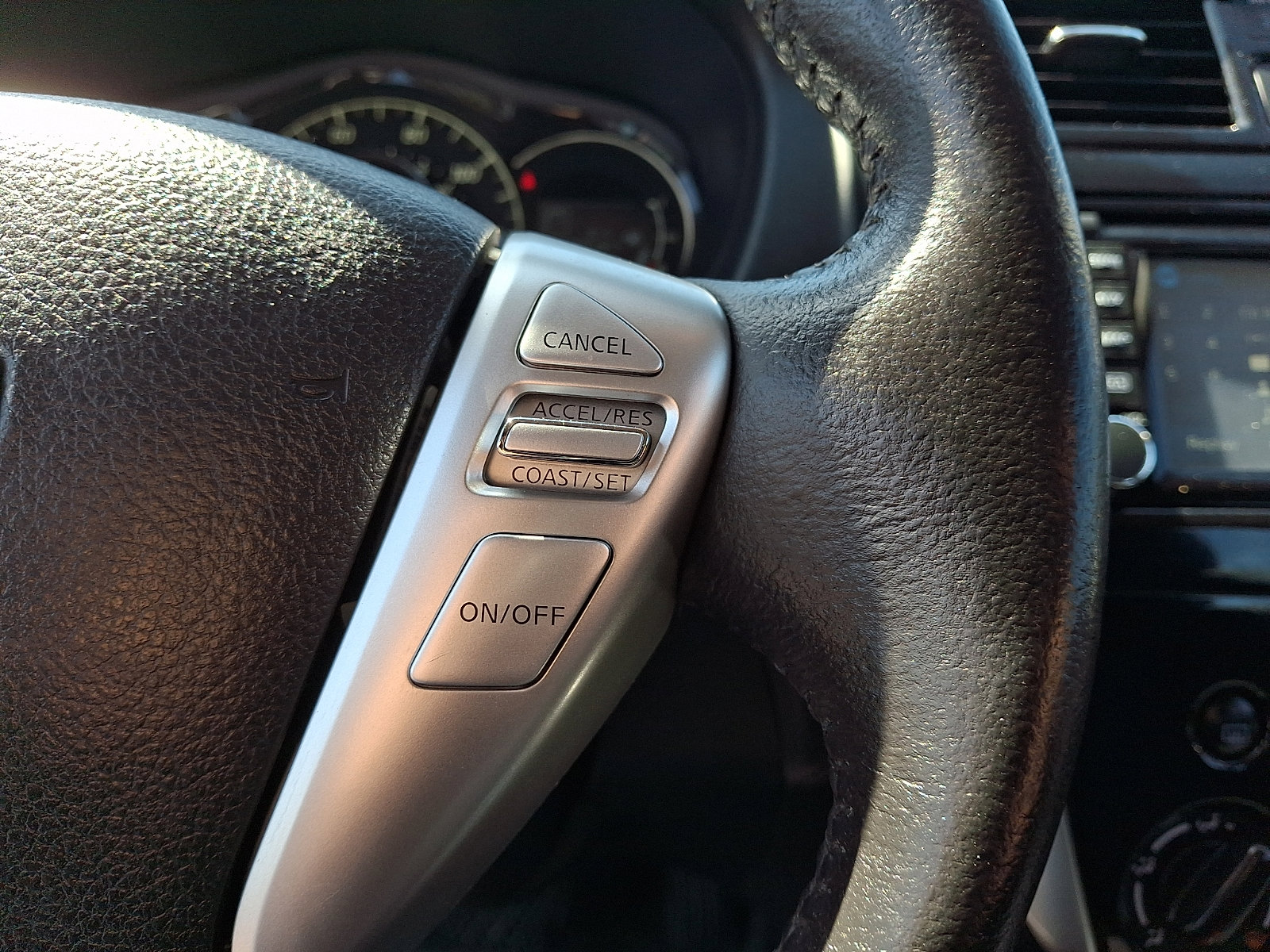 Used 2015 Nissan Versa Note SV FWD image 21