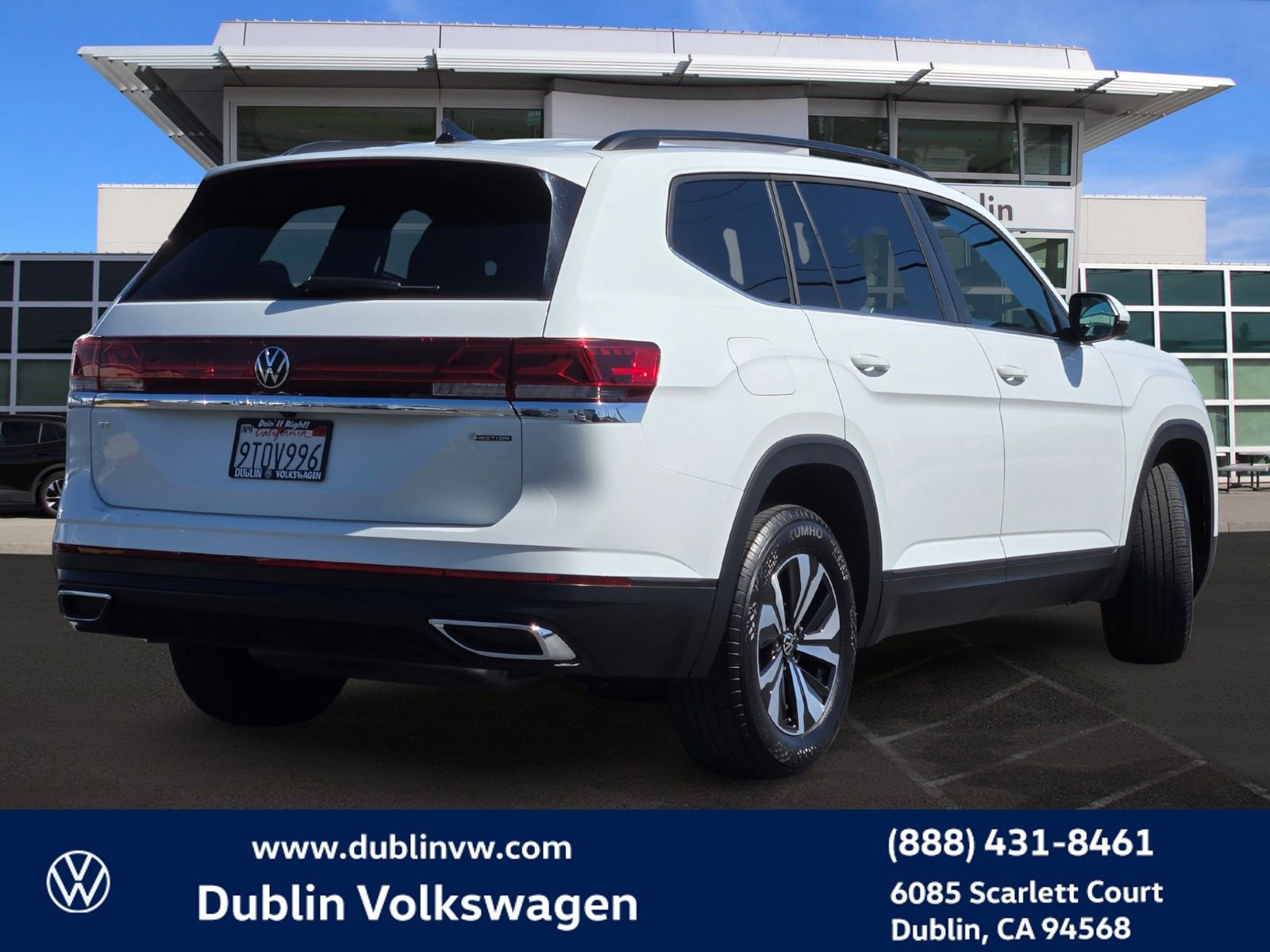 Used 2025 Volkswagen Atlas SE AWD/4WD image 4