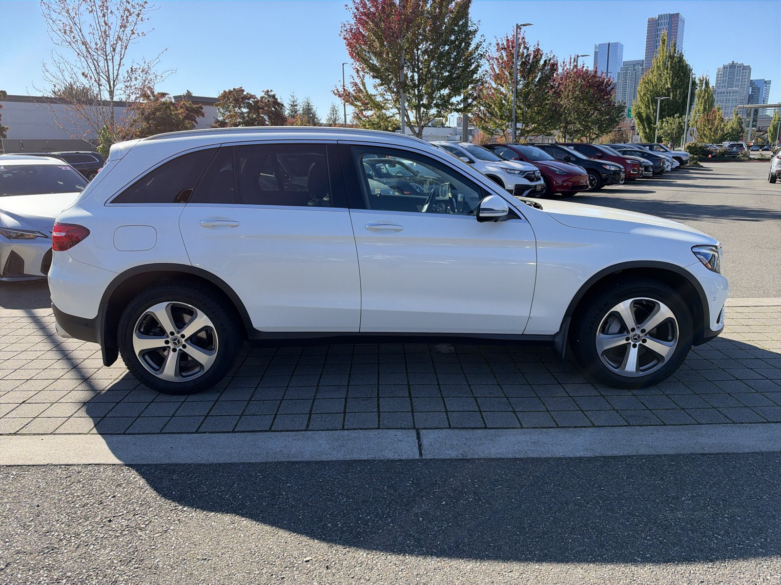 Used 2018 Mercedes-Benz GLC 300 4MATIC image 4
