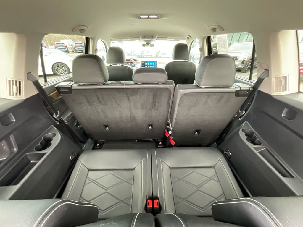 Used 2025 Volkswagen Atlas SE image 24