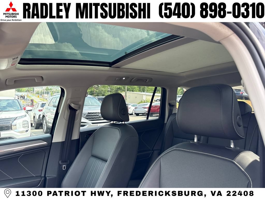 Used 2023 Volkswagen Tiguan SE w/ Panoramic Sunroof Package AWD/4WD image 3