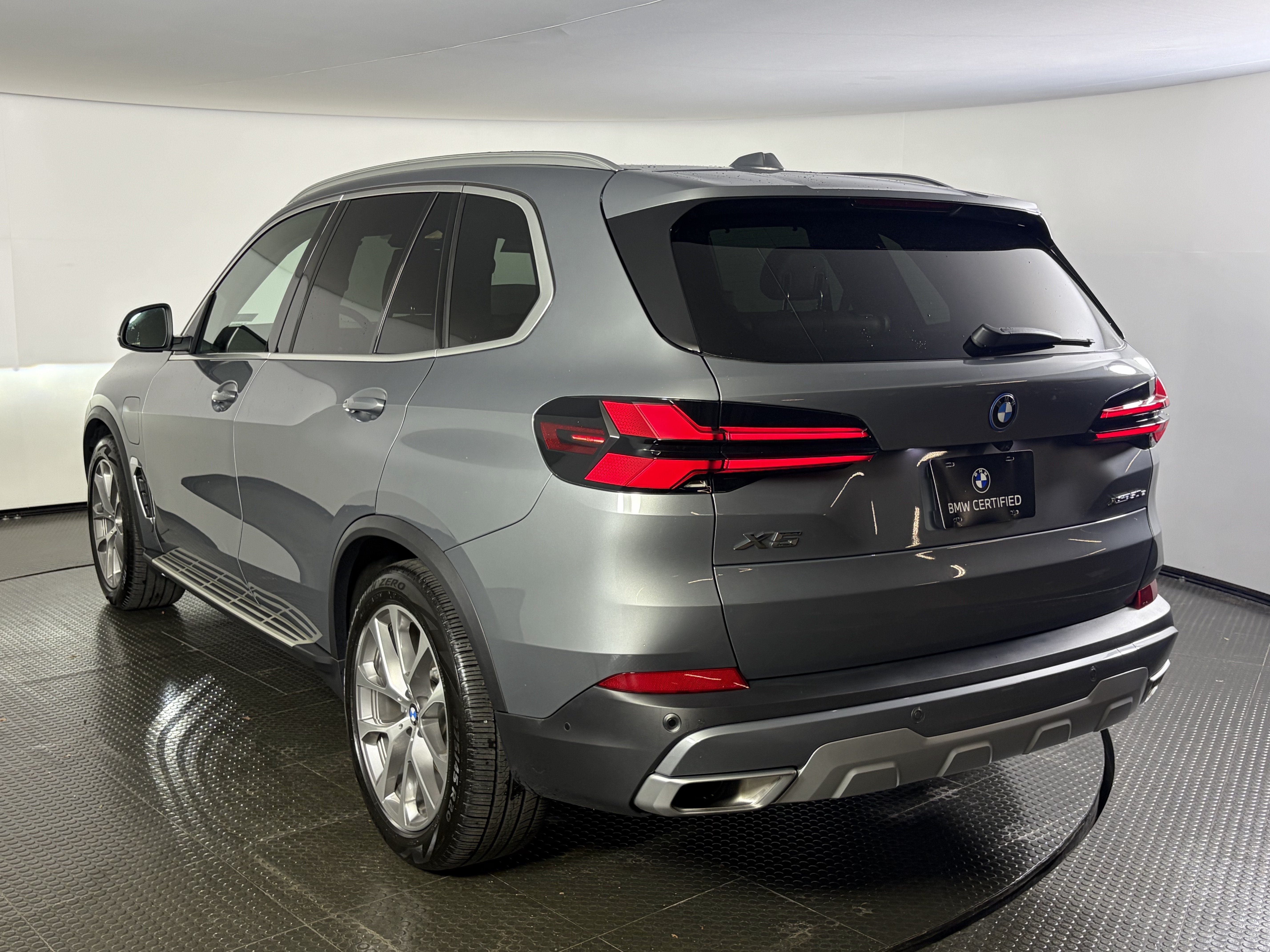 Certified 2026 BMW X5 xDrive50e AWD/4WD image 6