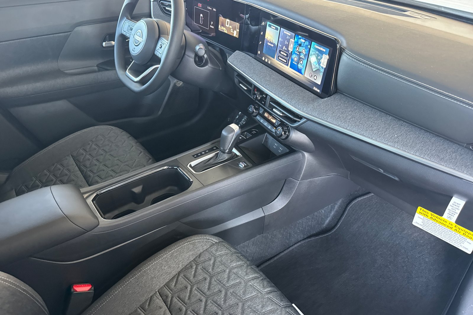 New 2027 Nissan Kicks SV w/ SV Premium Package AWD/4WD image 17