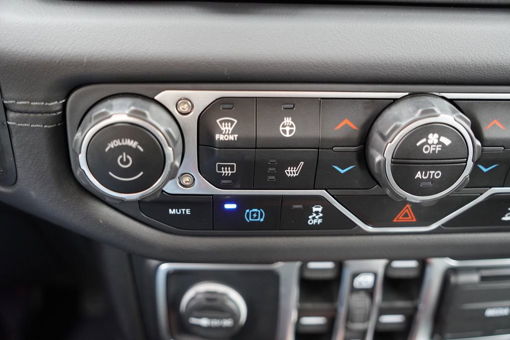 Certified 2025 Jeep Wrangler Unlimited Sahara image 27