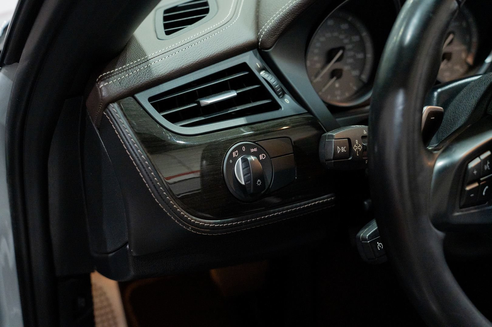 Used 2013 BMW Z4 sDrive35is RWD image 17