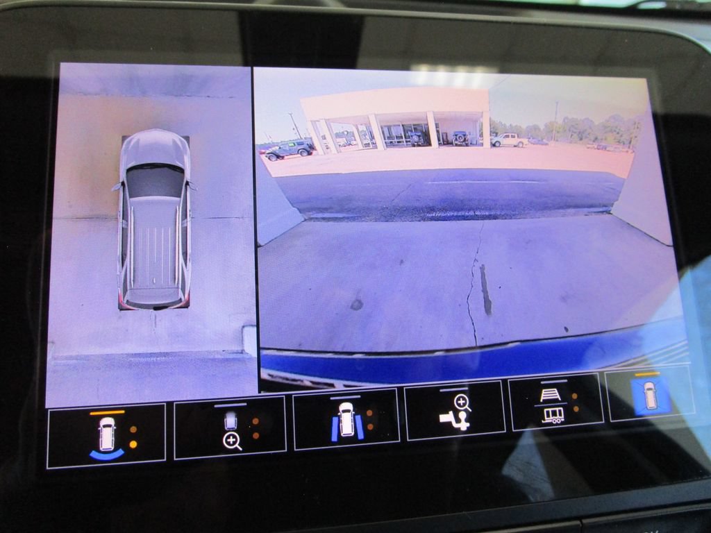 Used 2024 Chevrolet Equinox LT FWD image 46