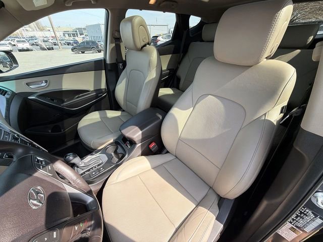 Used 2017 Hyundai Santa Fe Sport w/ 2.4L Tech Package 04 AWD/4WD image 13