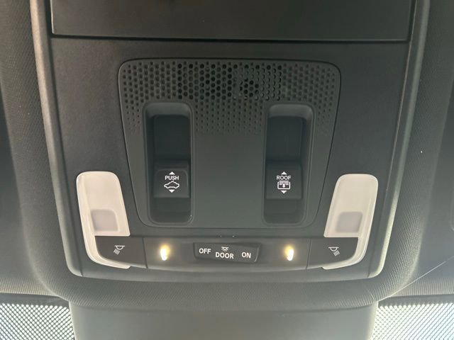 Used 2025 Honda Pilot TrailSport image 38