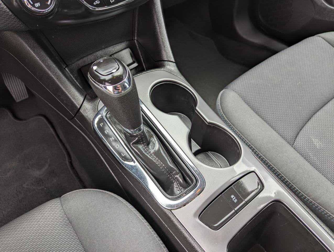 Used 2018 Chevrolet Cruze LT FWD image 24