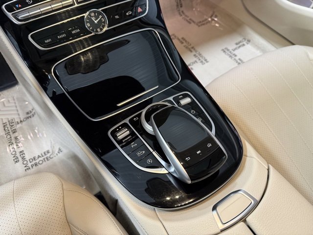Used 2018 Mercedes-Benz E 400 4MATIC Sedan w/ Premium 3 Package (Q03) image 16