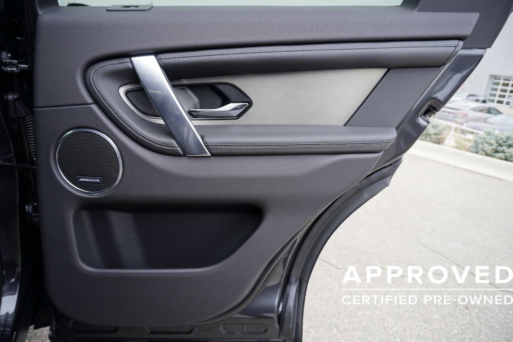 Used 2025 Land Rover Discovery Sport Dynamic SE image 25