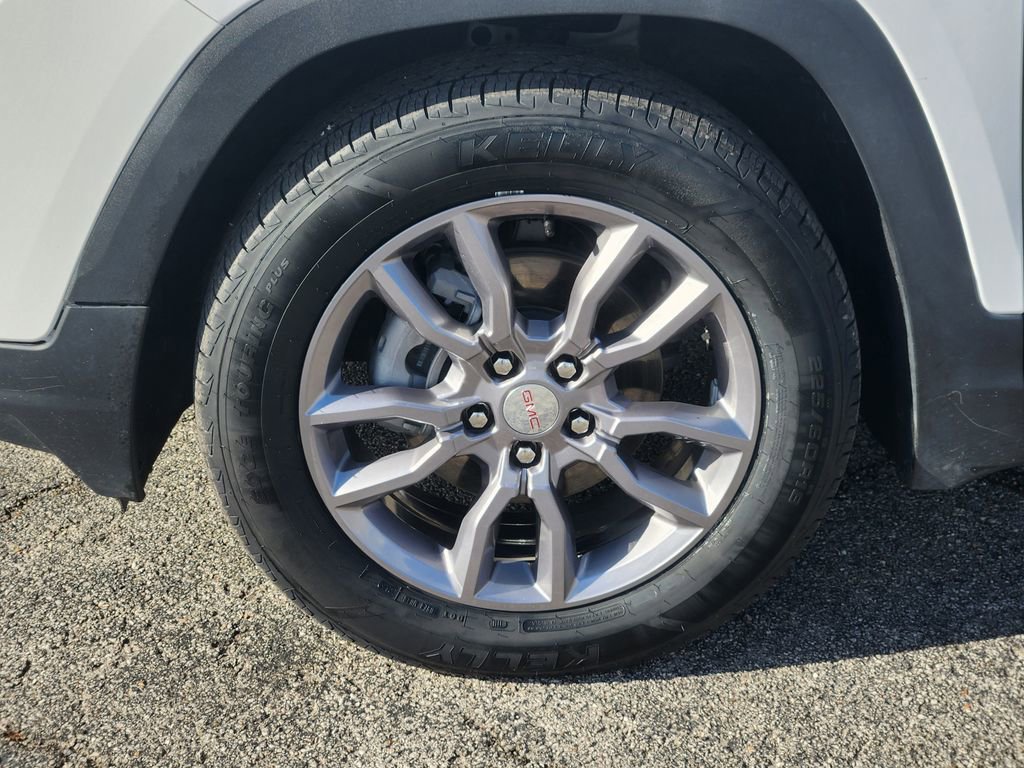 Used 2024 GMC Terrain SLT image 13