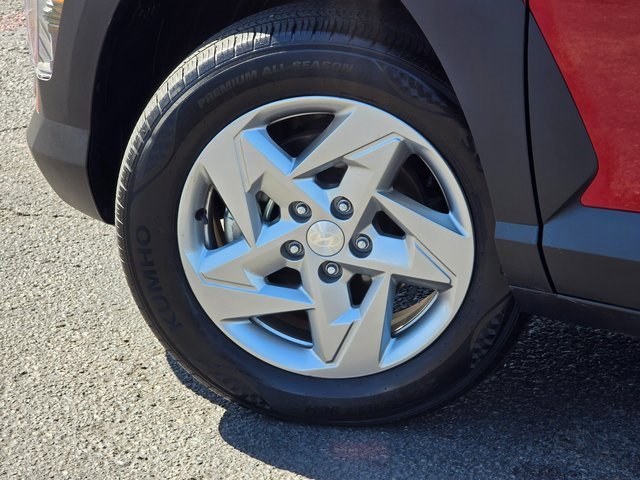 Certified 2024 Hyundai Kona SE image 8
