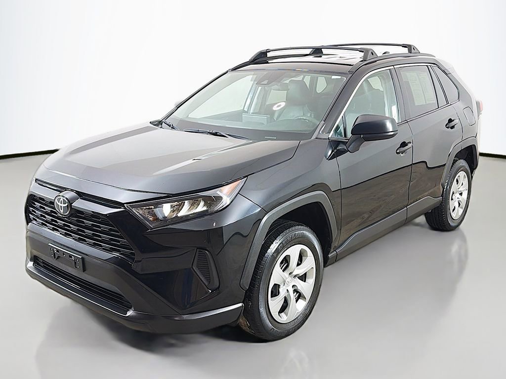 Used 2021 Toyota RAV4 LE image 6