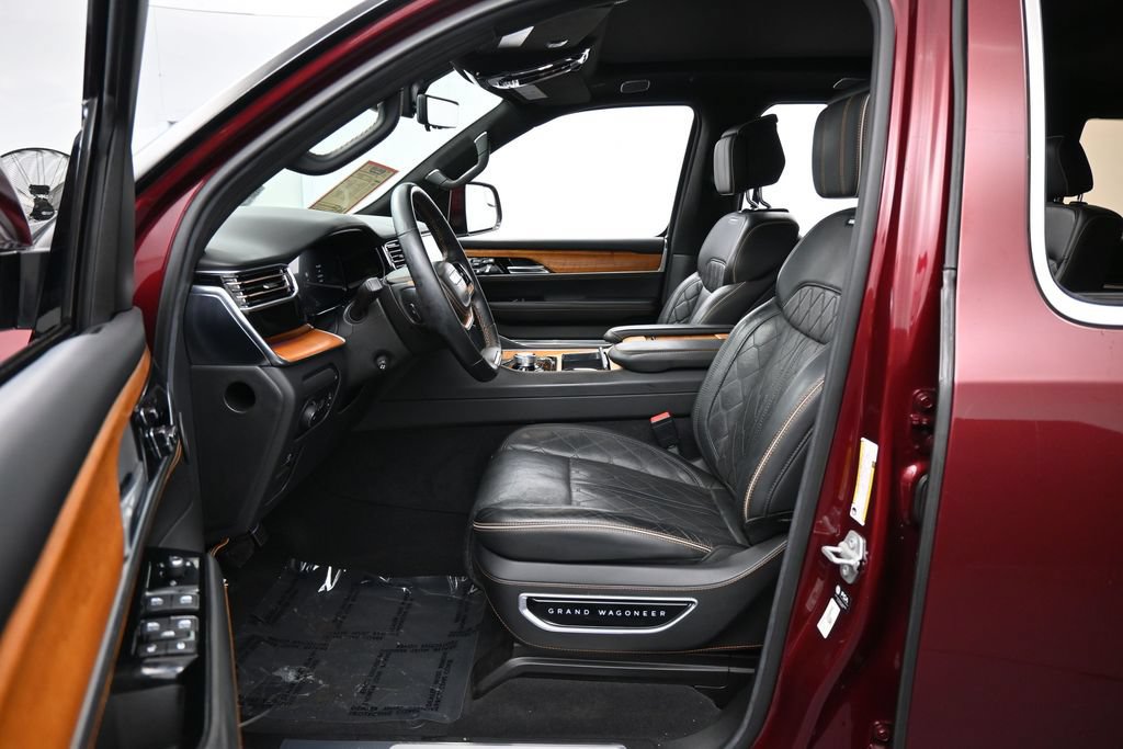 Used 2022 Jeep Grand Wagoneer Series III AWD/4WD image 11