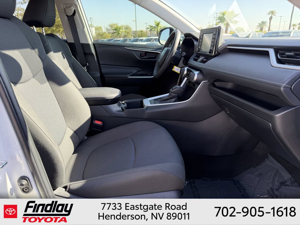 Used 2022 Toyota RAV4 LE w/ Carpet Mat Package (TMS) FWD image 15