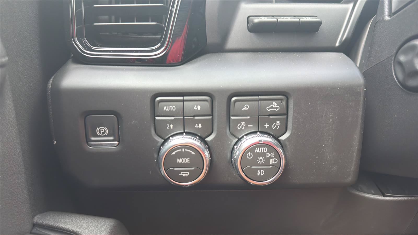 New 2026 GMC Sierra 1500 AT4 w/ AT4 Premium Package AWD/4WD image 14