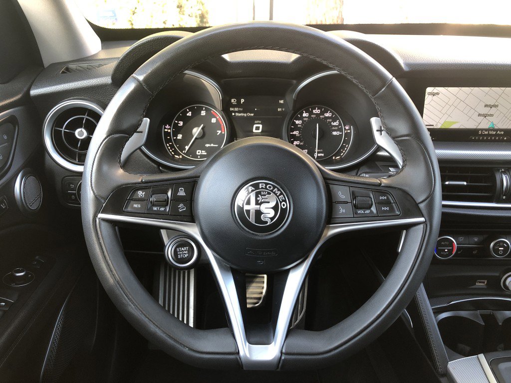 Used 2018 Alfa Romeo Stelvio Sport w/ Quick Order Package 22J Sport image 17