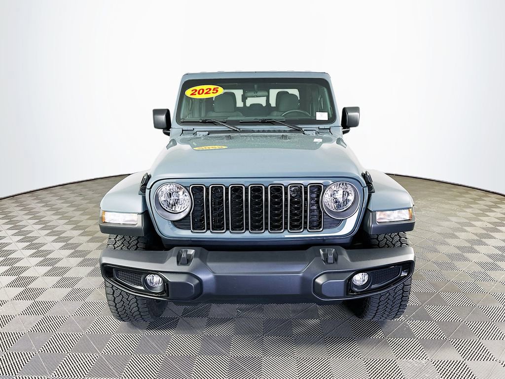 Certified 2025 Jeep Gladiator Sport AWD/4WD image 4