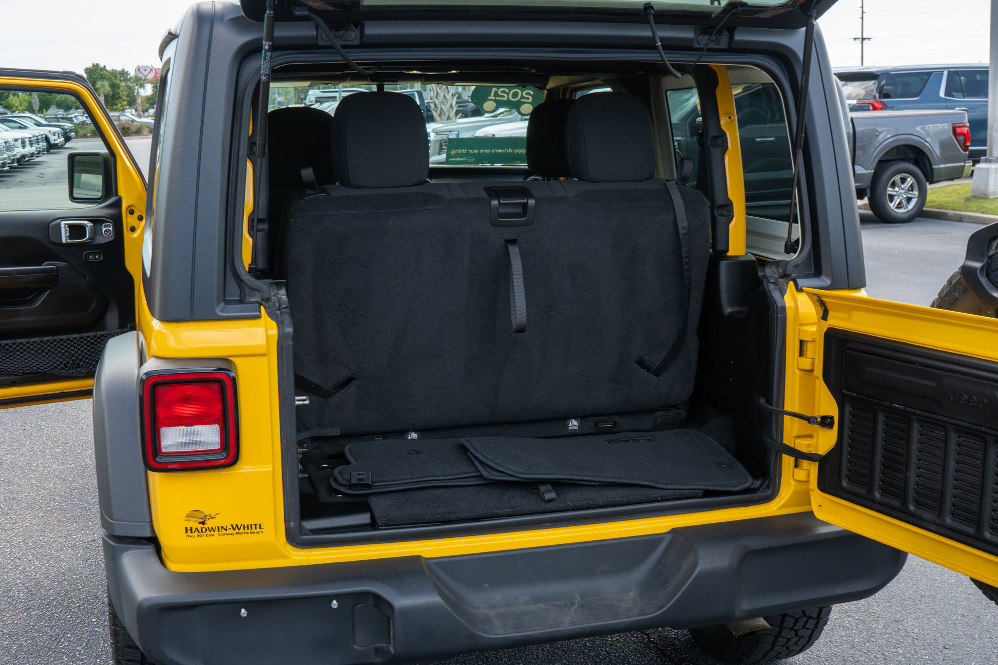 Used 2021 Jeep Wrangler Sport AWD/4WD image 32
