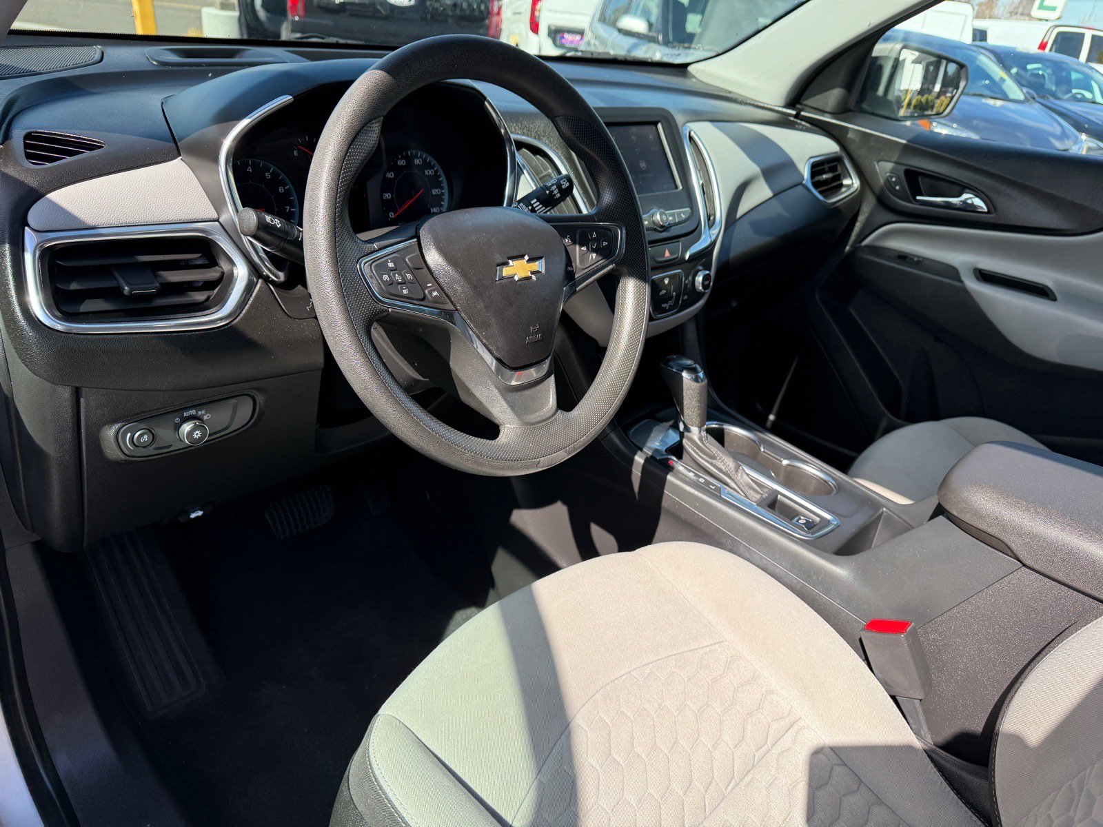 Used 2020 Chevrolet Equinox LS w/ LS Convenience Package FWD image 13