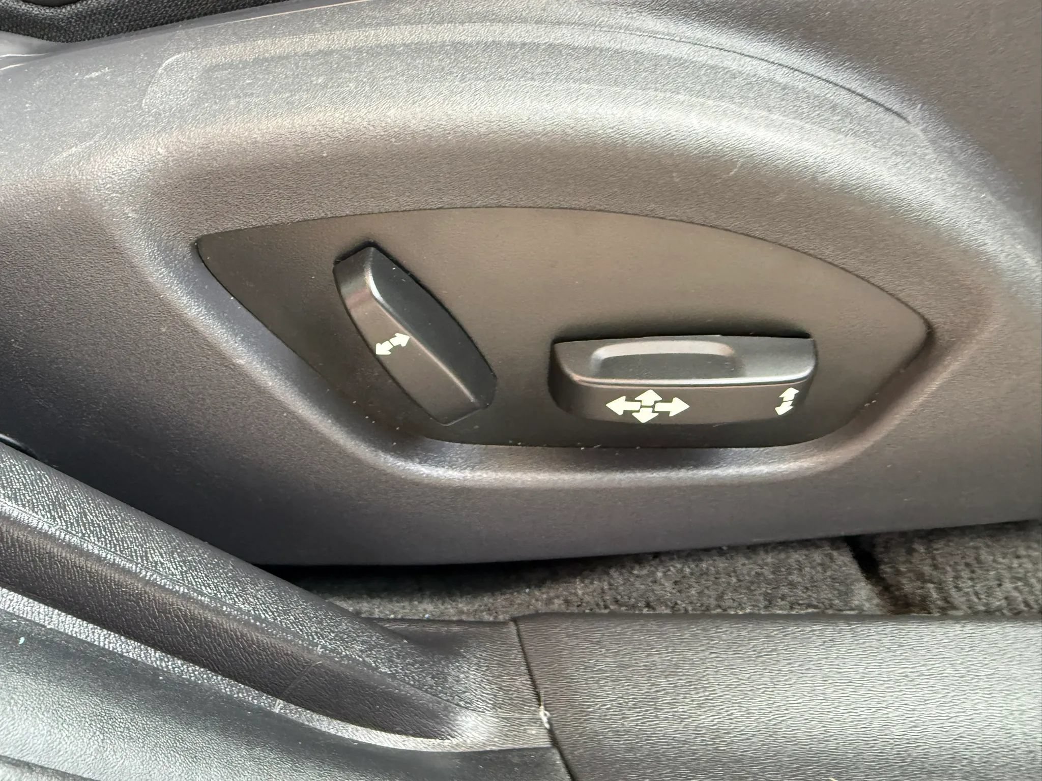 Used 2015 Volvo S60 T5 FWD image 23