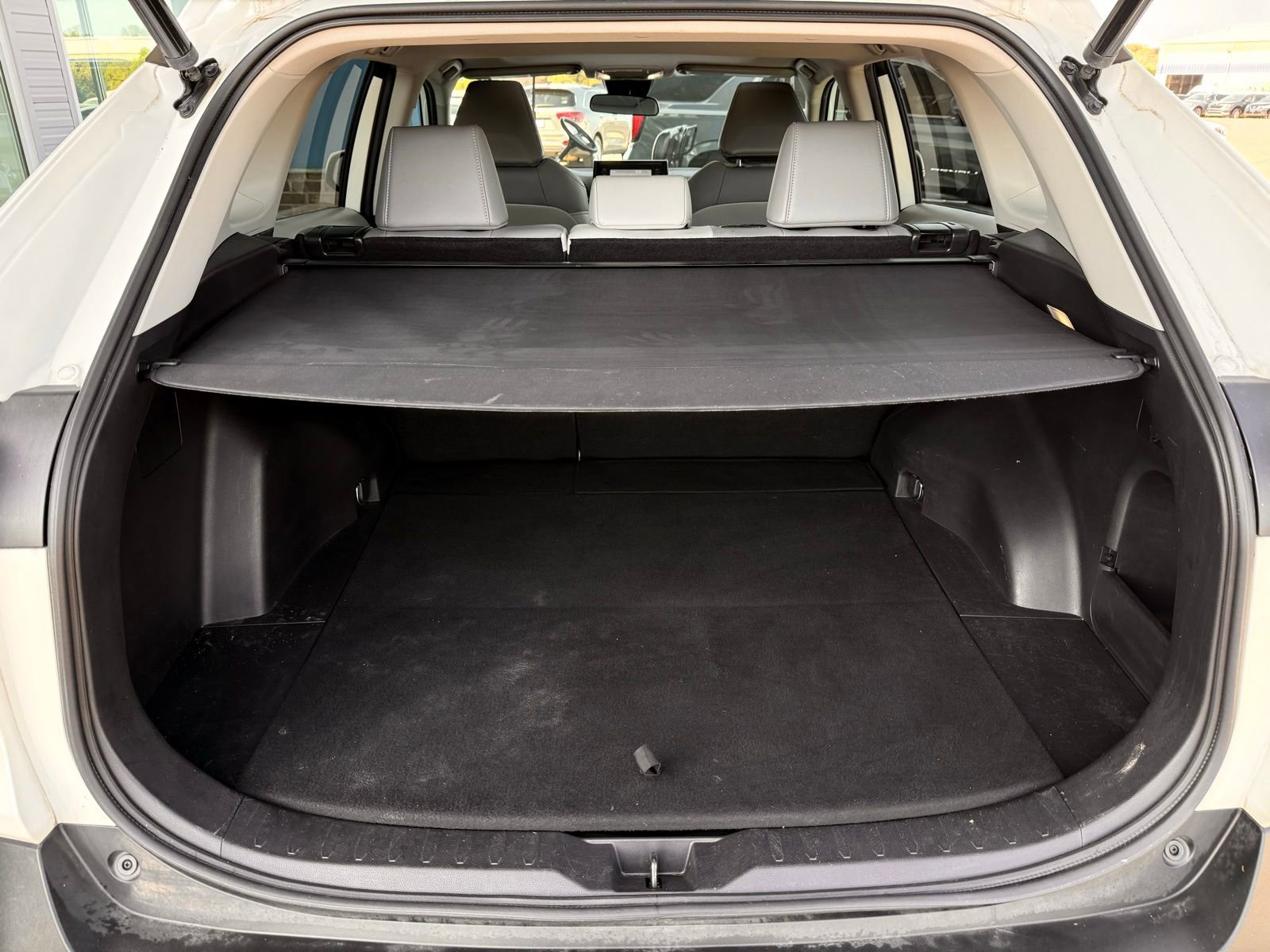 Used 2022 Toyota RAV4 XLE Premium image 44