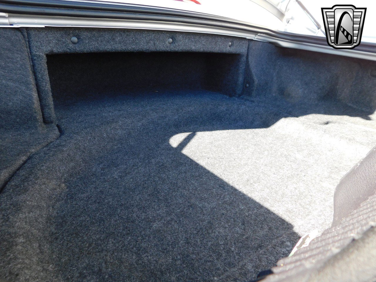 Used 2004 Ford Thunderbird image 19