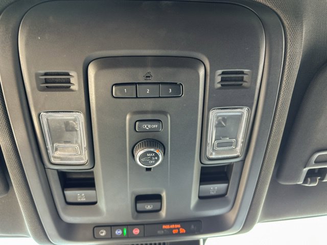 Used 2023 GMC Yukon SLT AWD/4WD image 50