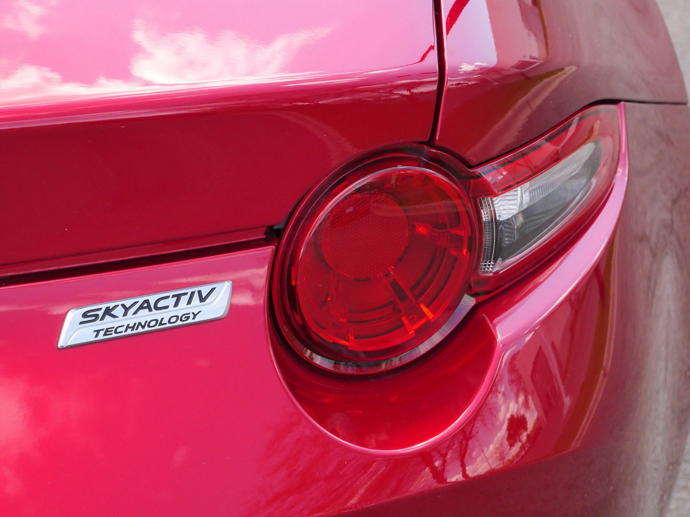 Used 2019 MAZDA MX-5 Miata RF Grand Touring RWD image 17