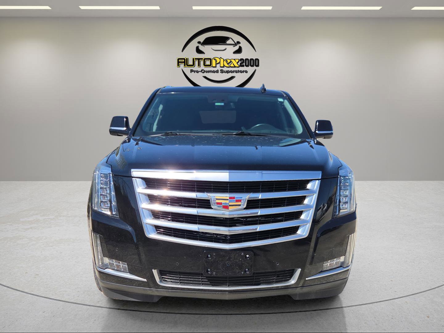 Used 2020 Cadillac Escalade Luxury image 2