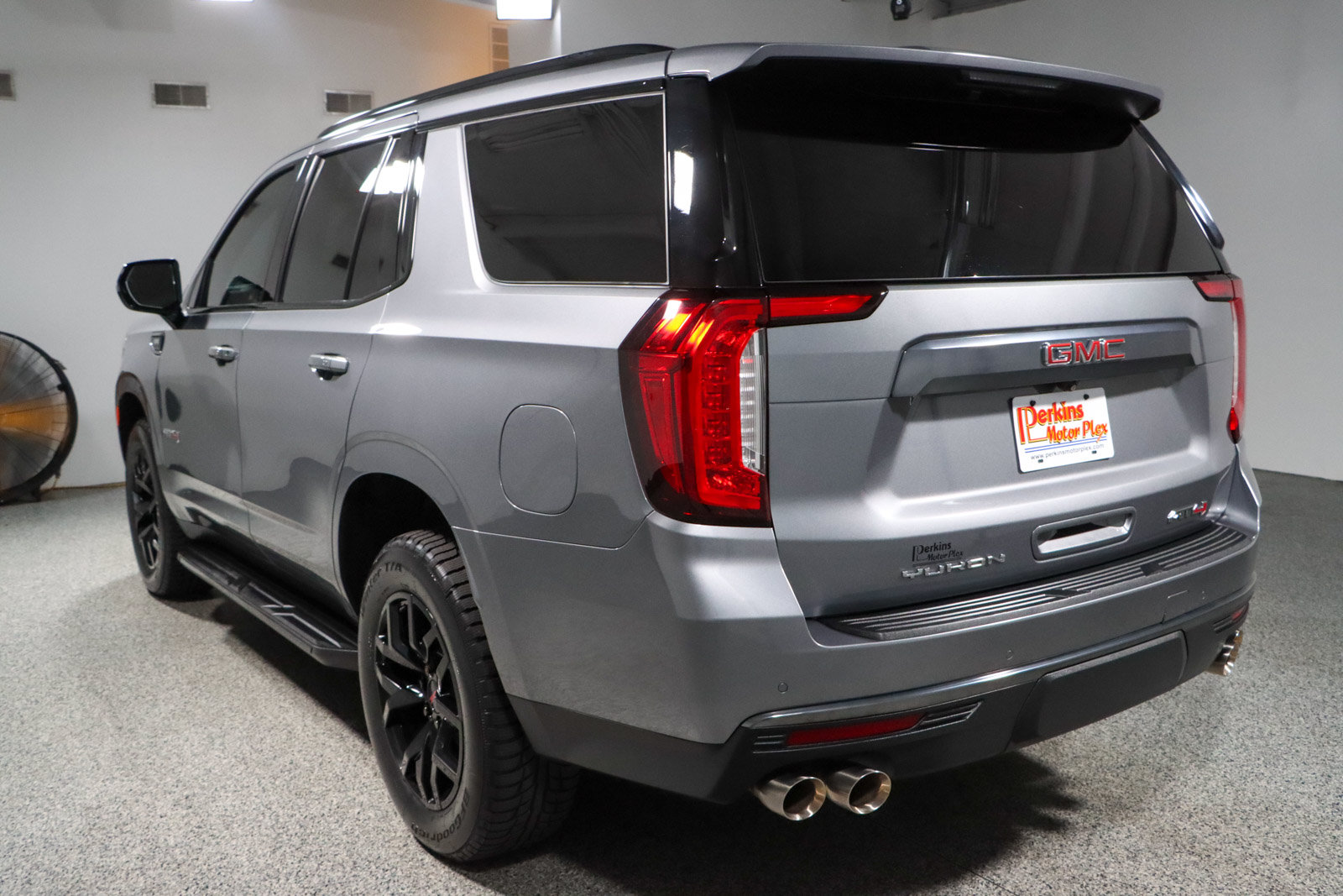 Used 2022 GMC Yukon AT4 AWD/4WD image 9