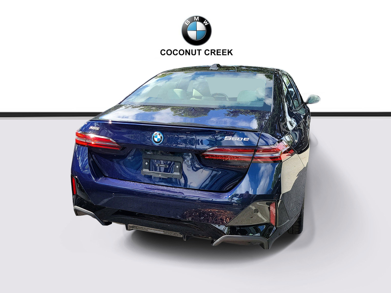 New 2027 BMW 550e xDrive AWD/4WD image 4