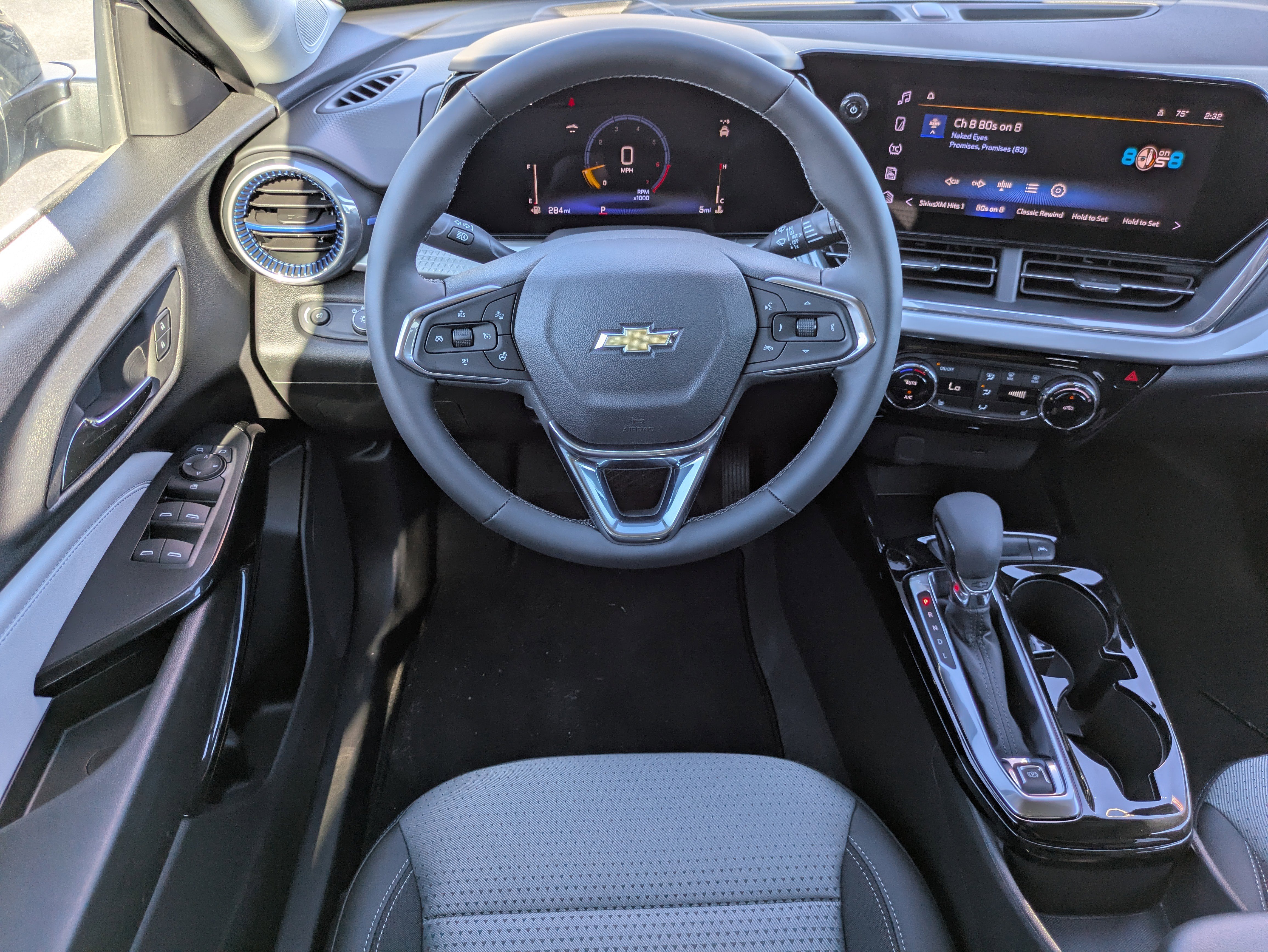 New 2025 Chevrolet Trax LT w/ Driver Confidence Package image 4