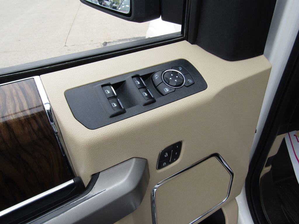 Used 2019 Ford F150 Lariat image 24