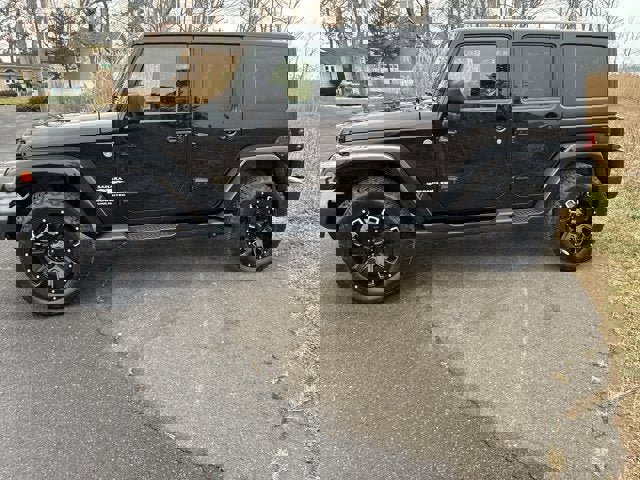 Used 2013 Jeep Wrangler Unlimited Sahara w/ Connectivity Group image 8