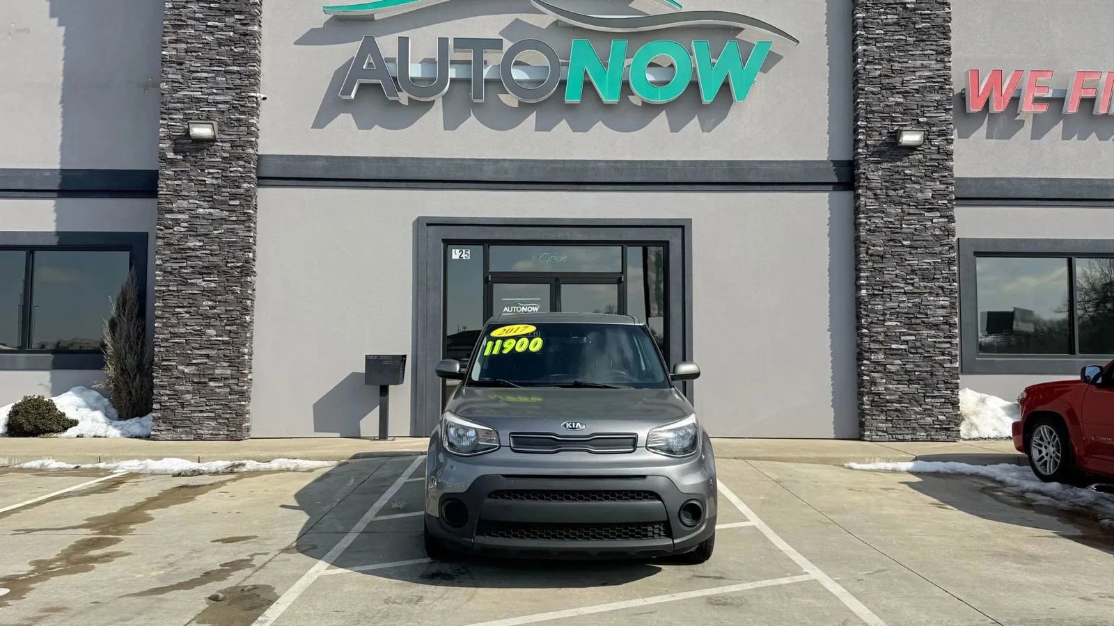 Used 2017 Kia Soul FWD image 1