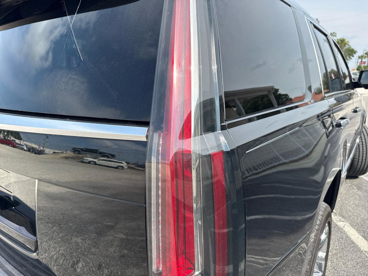 Used 2018 Cadillac Escalade Premium Luxury AWD/4WD image 68
