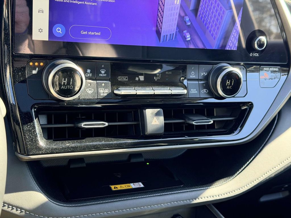 Certified 2024 Toyota Highlander XLE image 5