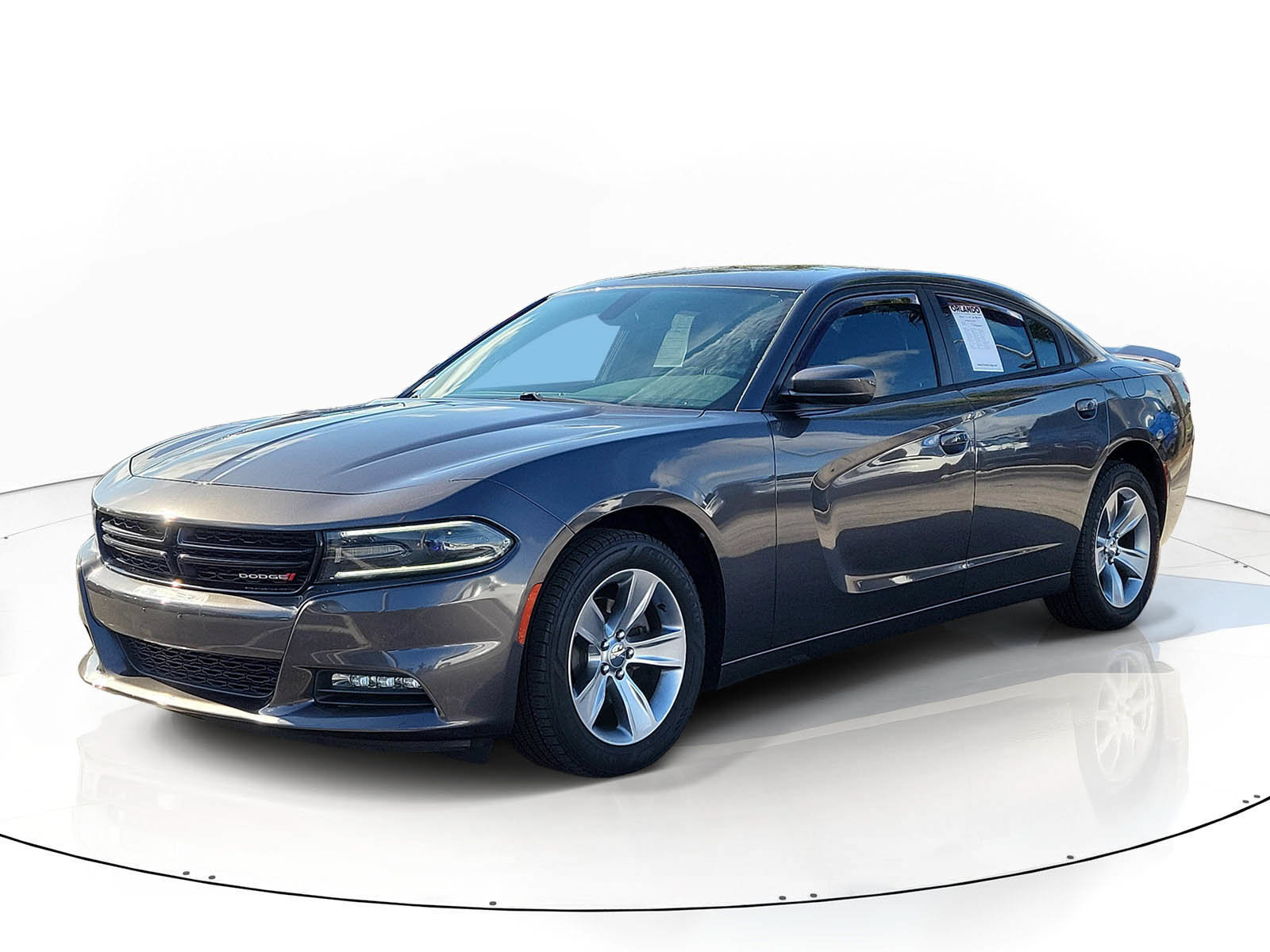 Used 2016 Dodge Charger SXT RWD image 3