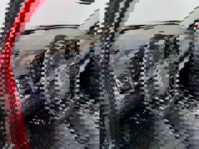 Used 2023 Nissan Rogue SV image 9