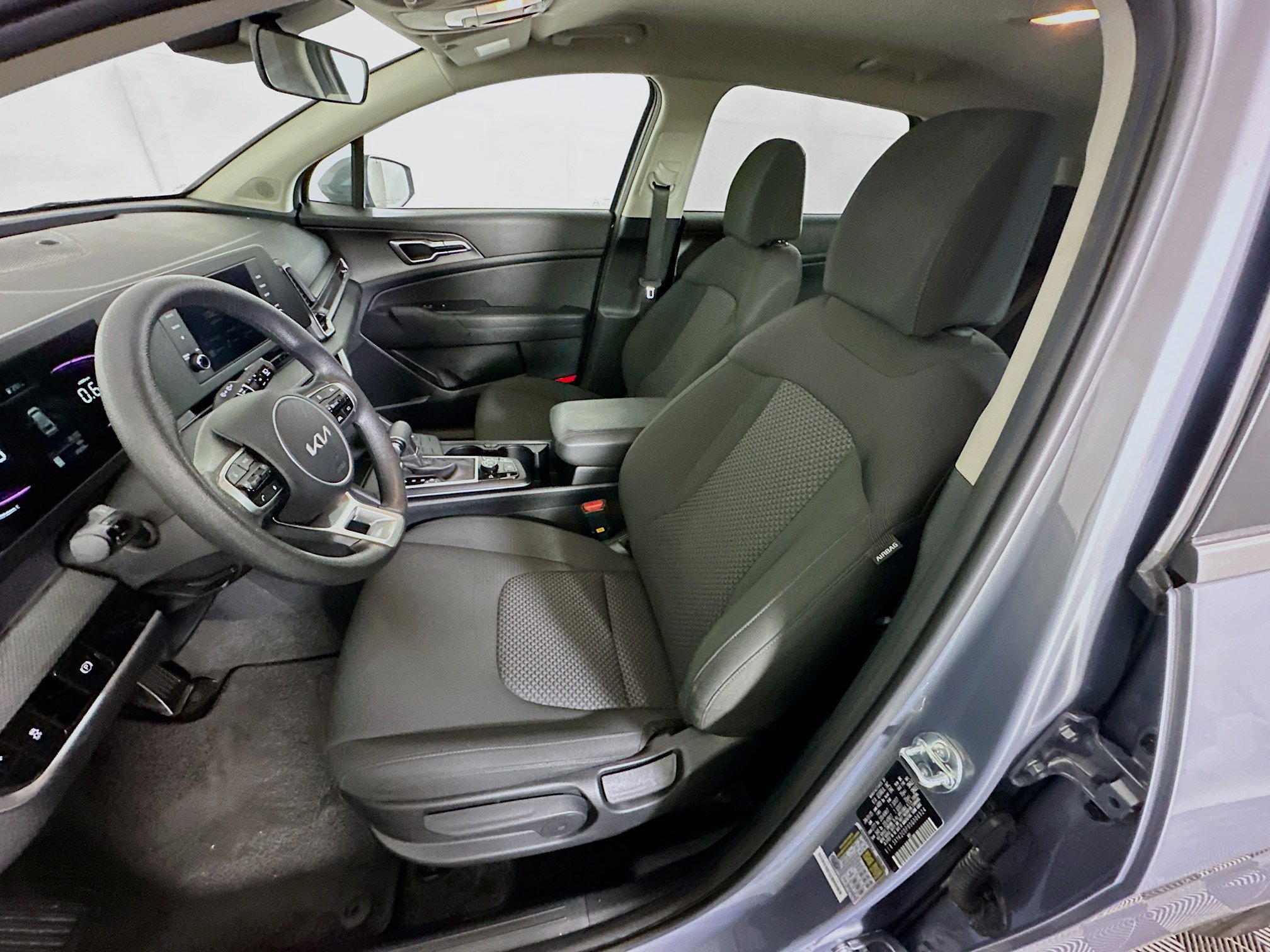 Used 2025 Kia Sportage LX image 13