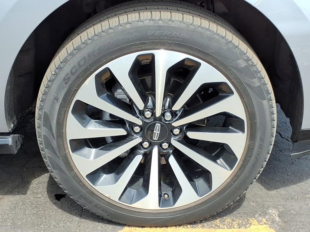 Used 2022 Lincoln Navigator Reserve AWD/4WD image 9