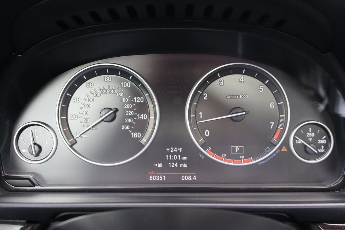 Used 2013 BMW 550i xDrive Sedan image 34