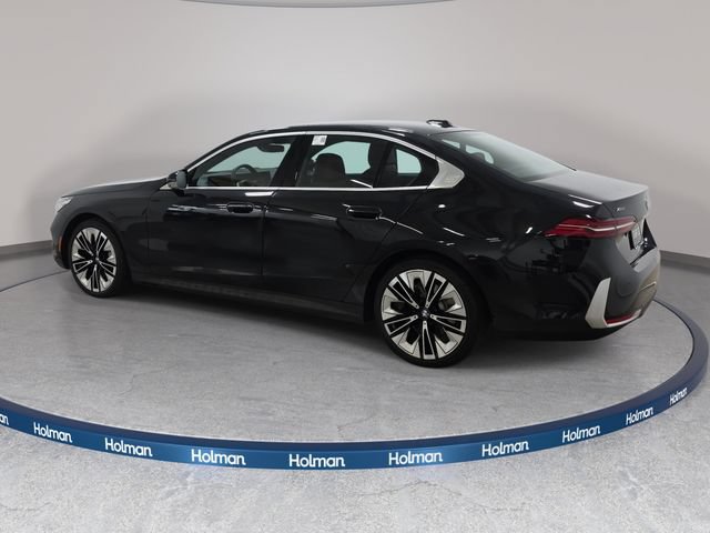 Certified 2024 BMW 530i xDrive w/ Premium Package AWD/4WD image 7